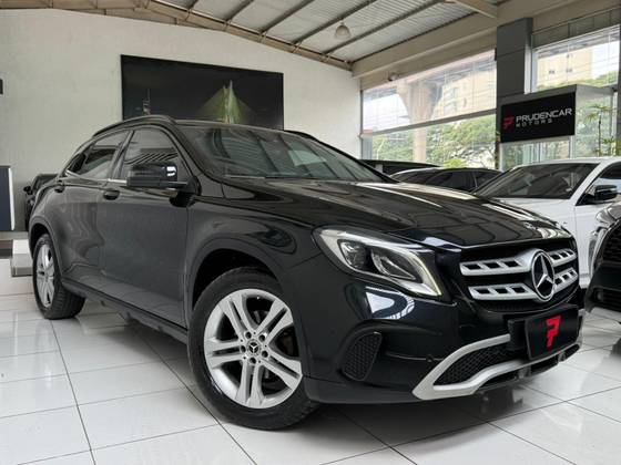 MERCEDES-BENZ GLA 200 1.6 CGI FLEX STYLE 7G-DCT